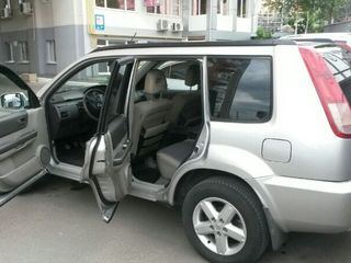 Nissan X-Trail foto 1