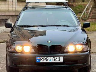 BMW 5 Series foto 4