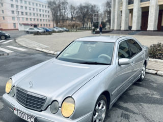 Mercedes E-Class foto 5