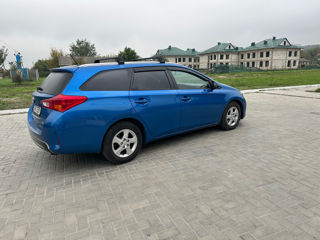 Toyota Auris foto 2