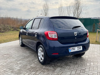 Dacia Sandero foto 2