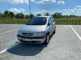 Opel Zafira foto 2