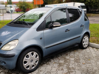 Mercedes A-Class foto 1