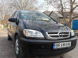 Opel Zafira foto 4