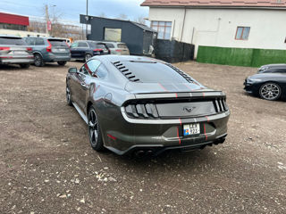 Ford Mustang foto 3