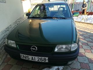 Opel Astra foto 1