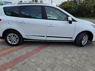 Renault Grand Scenic foto 2