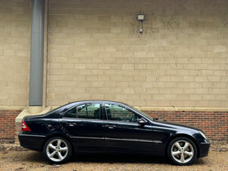 Mercedes C-Class foto 3