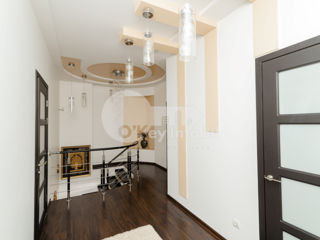 Apartament cu 4 camere, 200 m², Buiucani, Chișinău foto 11