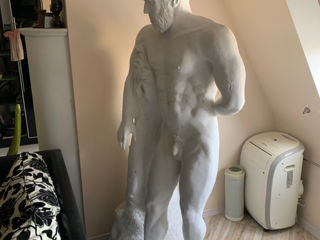 Statuia lui Hercules foto 2