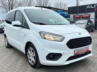 Ford Tourneo Courier foto 2