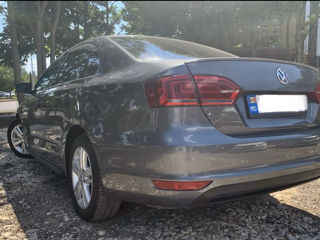 Volkswagen Jetta foto 4