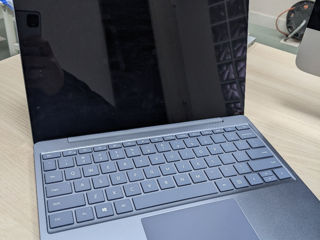 Surface laptop GO foto 4