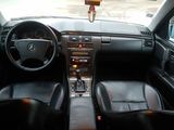 Mercedes E Class foto 9