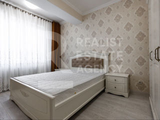 Apartament cu 2 camere, 69 m², Centru, Chișinău foto 2