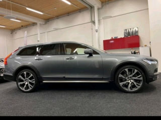 Volvo V90 Cross Country foto 2