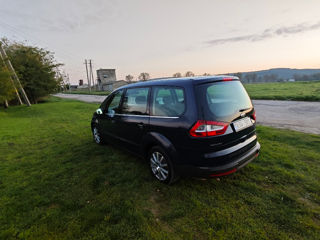 Ford Galaxy foto 2