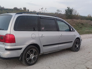 Volkswagen Sharan foto 3