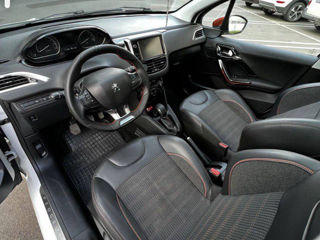 Peugeot 208 foto 9