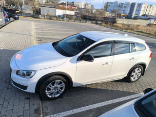 Volvo V60 Cross Country foto 2