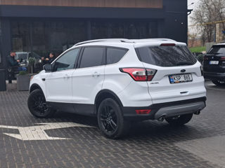 Ford Kuga foto 2