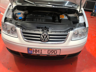 Volkswagen Touran foto 3