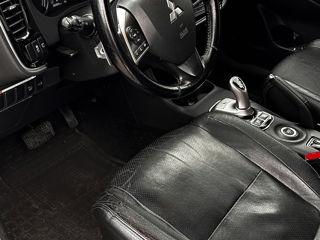 Mitsubishi Outlander foto 6