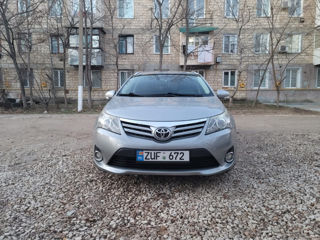 Toyota Avensis foto 4