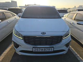 KIA Carnival foto 2