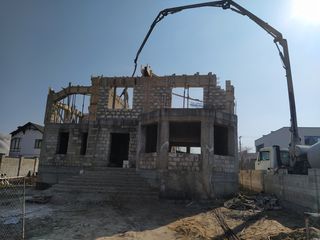 Construim case