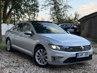 Volkswagen Passat foto 1