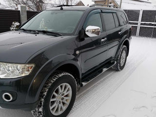 Mitsubishi Pajero Sport foto 4