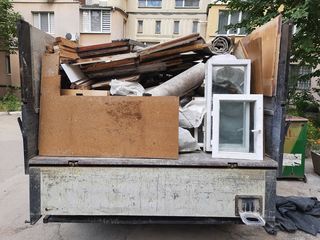 Eliberam apartamentul de gunoi,in saci,usi,ferestre,mobila veche ect.... foto 4