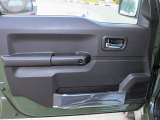 Suzuki Jimny foto 11