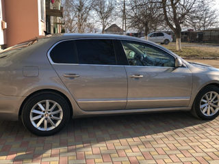 Skoda Superb foto 2