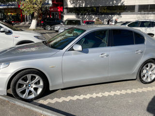 BMW 5 Series foto 3