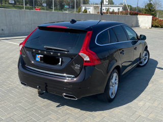 Volvo V60 foto 2