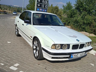 BMW 5 Series foto 8