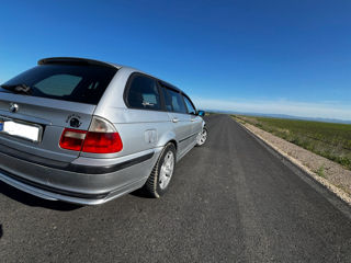 BMW 3 Series Touring foto 5