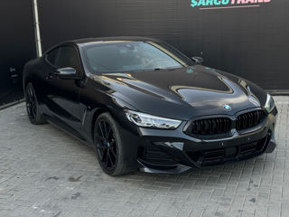 BMW 8 Series foto 3