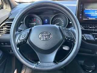 Toyota C-HR foto 11