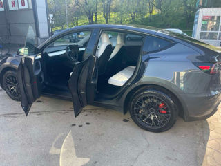 Tesla Model Y foto 4