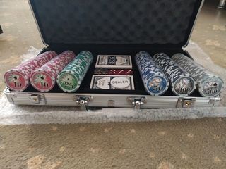 Set de poker Покерный набор на 300 фишек в кейсе c номиналом