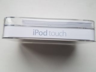 se vinde cutie de la Apple iPod touch 4th generation A1367 32 Gb foto 3