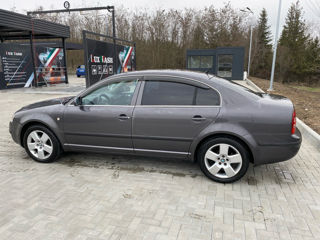 Skoda Superb foto 2