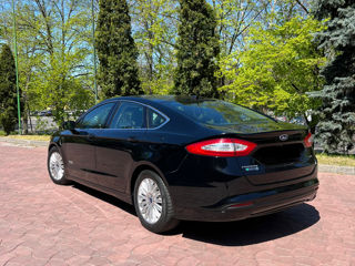 Ford Fusion foto 2