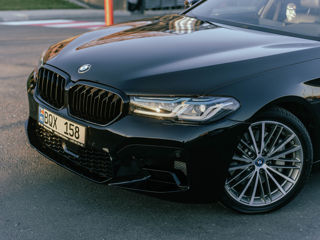 BMW 5 Series foto 2