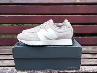 New Balance 327