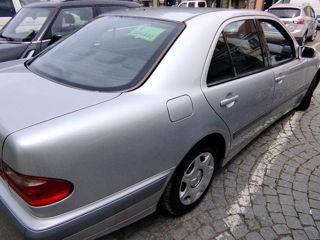 Mercedes E-Class foto 5