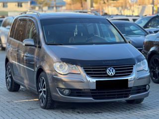 Volkswagen Touran foto 4